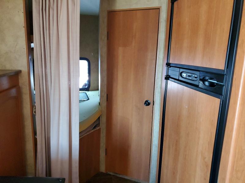 2011 Hornet VIN 4YDT26B2XB7200335 COPART salvage auction — VANDALISM, NY - MV-907A SALVAGE CERTIFICATE, sold $450 on 2026-07-06 (photo 6)