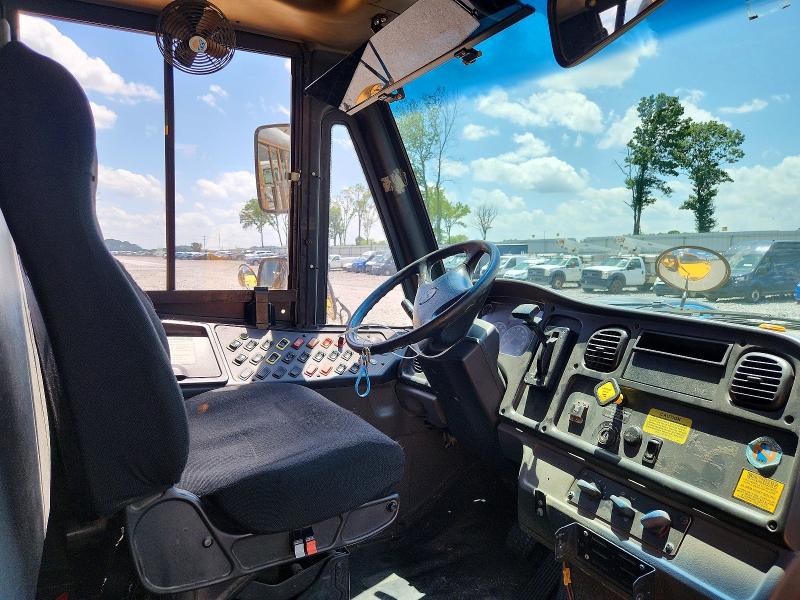 2011 Freightliner All other VIN 4UZABRDT5BCAY0452 COPART salvage auction — NORMAL WEAR, CT, sold $2,500 on 2026-08-21 (photo 5)