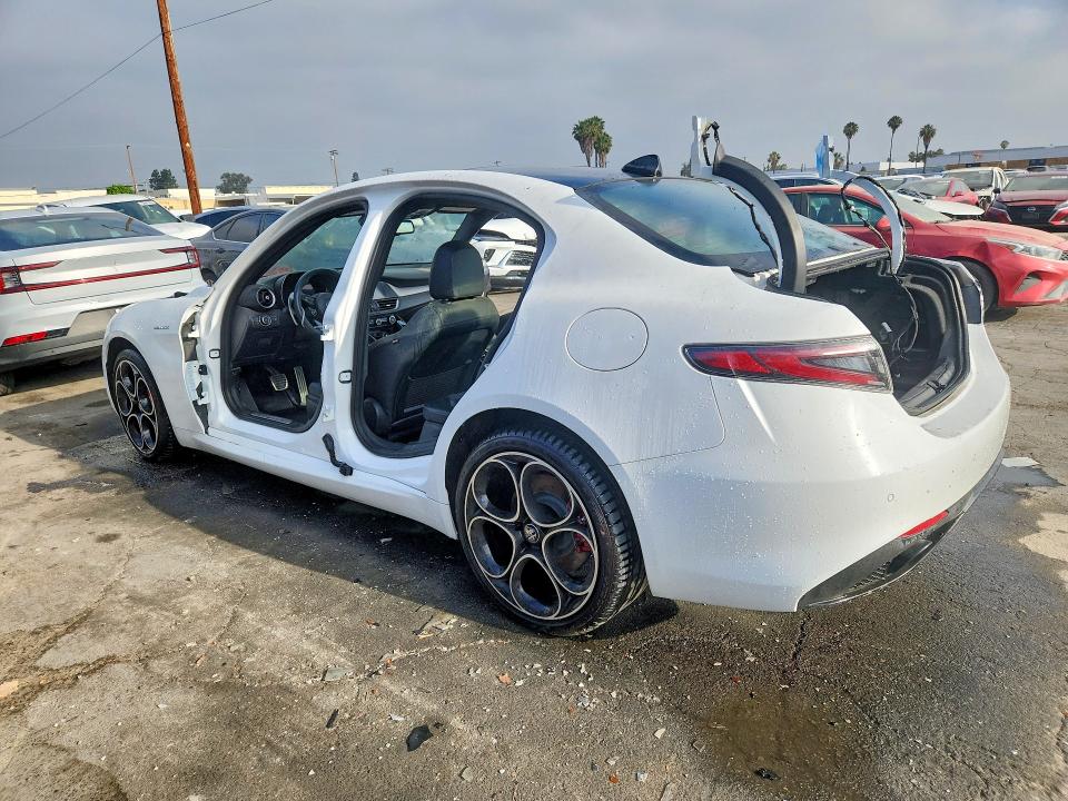 2024 Alfa romeo Giulia VIN ZARFAMBN1R7683277 COPART salvage auction — FRONT END, Ca - Certificate Of Title, sold $10,600 on 2026-07-02 (photo 2)