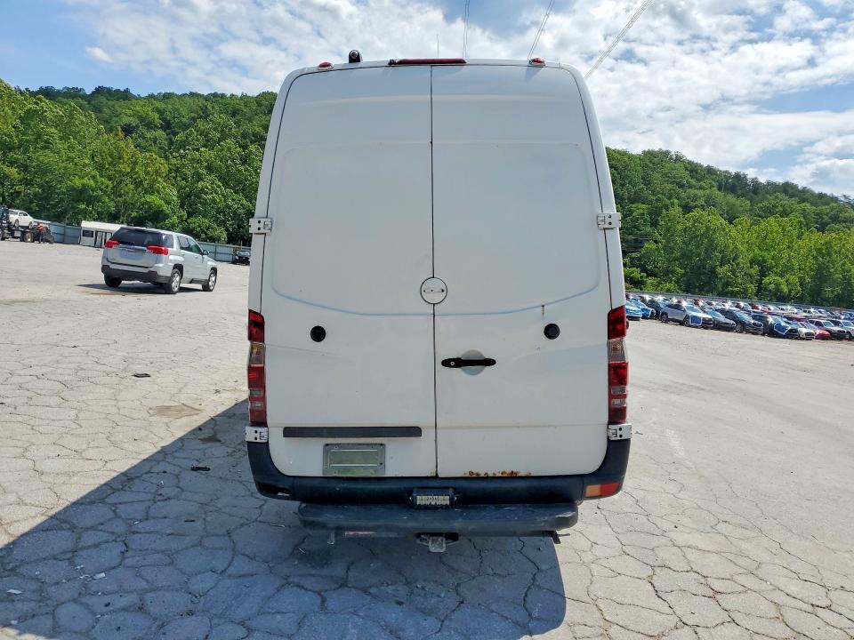 2008 Freightliner Sprinter VIN WDYPE845985235830 COPART salvage auction — FRONT END, VA - CERT OF TITLE - SALVAGE, sold $150 on 2026-07-08 (photo 6)