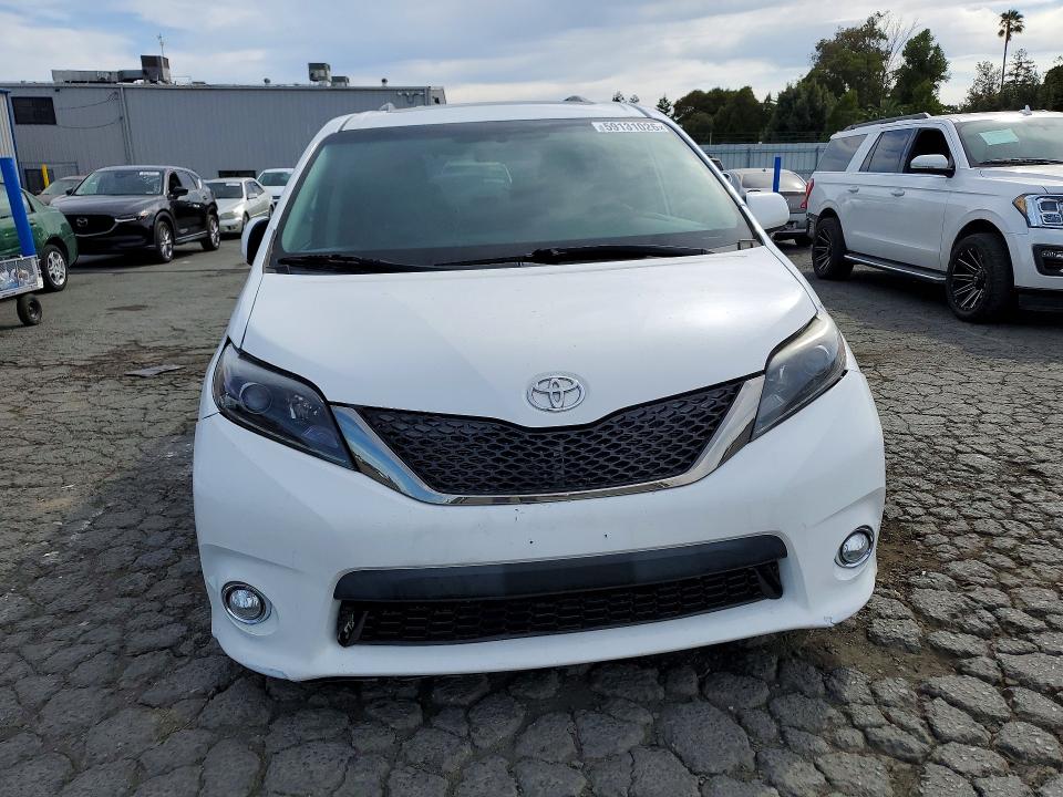 2016 Toyota Sienna VIN 5TDXK3DCXGS764461 COPART salvage auction — NORMAL WEAR, Ca - Salvage Certificate, sold $11,800 on 2026-07-24 (photo 5)