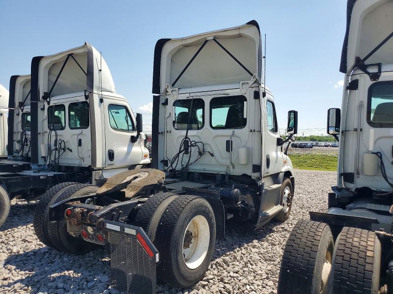 2017 Freightliner All other VIN 3AKBGADV3HSJD0535 COPART salvage auction — MINOR DENT/SCRATCHES, IN - CERTIFICATE OF TITLE, sold $250 on 2026-07-10 (photo 3)