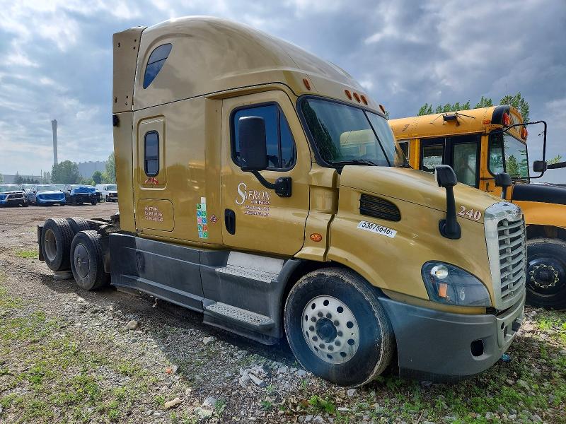 2018 Freightliner All other VIN 3AKJGHDV5JDJS2438 COPART salvage auction — MECHANICAL, NF, sold $2,000 on 2026-07-30 (photo 1)