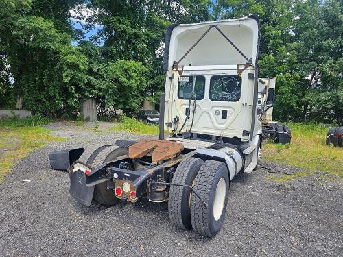 2016 Freightliner All other VIN 1FUBGAD42GLHD9913 COPART salvage auction — MINOR DENT/SCRATCHES, CT, sold $1,650 on 2026-07-10 (photo 7)