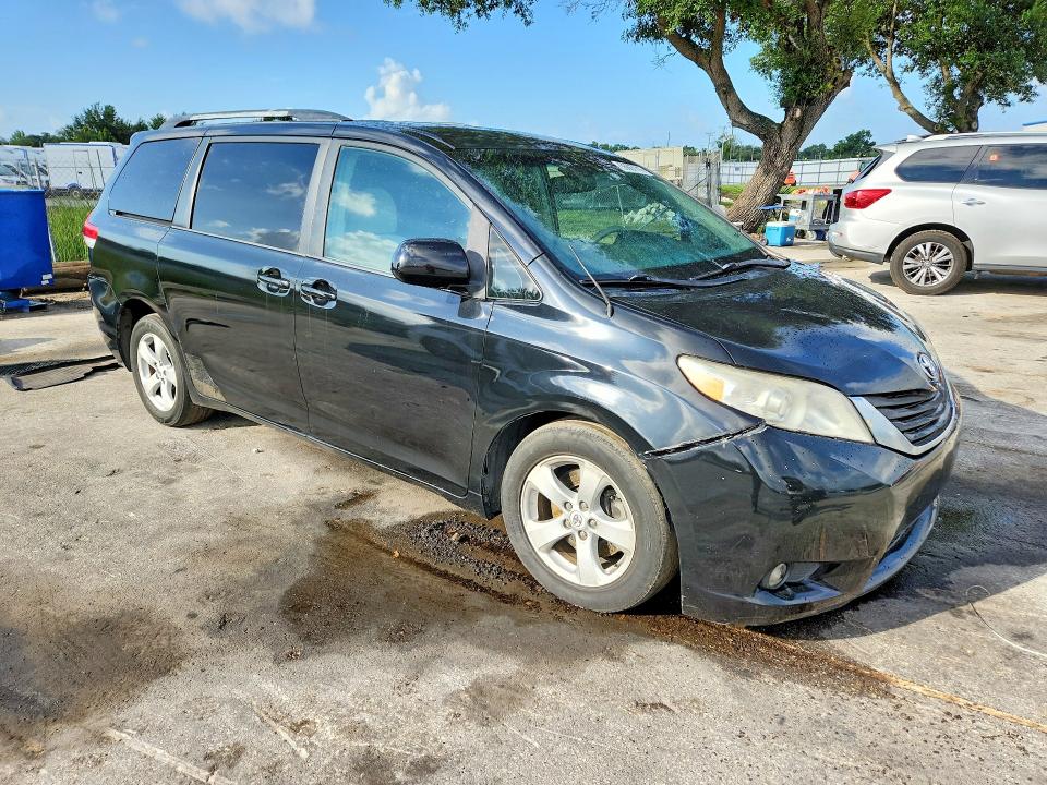 2011 Toyt Sienna VIN 5TDKK3DC2BS036359 COPART salvage auction — REAR END, RB, sold $1,300 on 2026-07-14 (photo 4)