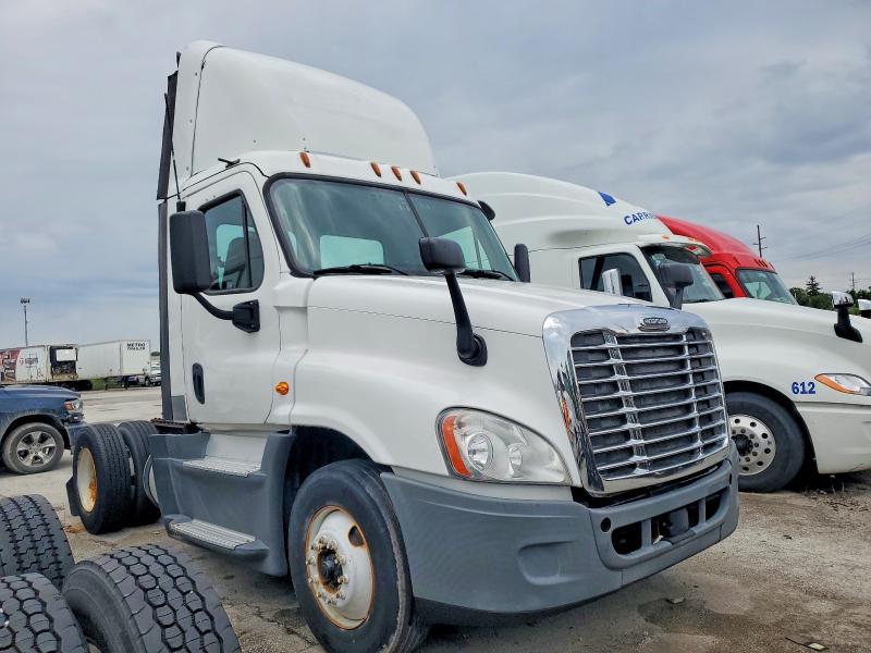 2016 Freightliner All other VIN 1FUBGEDV1GLHC5761 COPART salvage auction — NORMAL WEAR, IN - CERTIFICATE OF TITLE, sold $4,500 on 2026-07-09 (photo 1)
