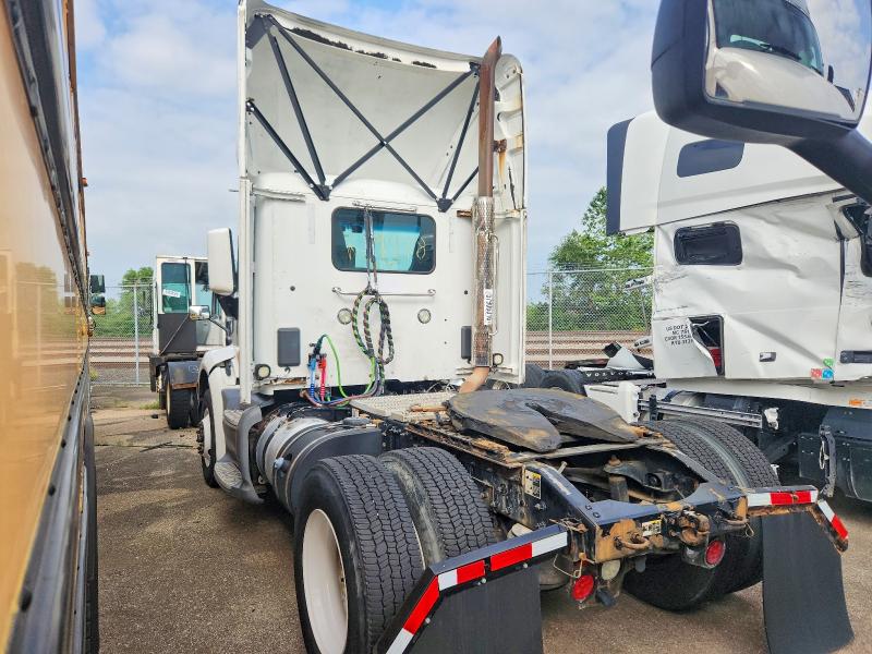 2017 Peterbilt All other VIN 1XPBA48X0HD428801 COPART salvage auction — MINOR DENT/SCRATCHES, CT, sold $5,700 on 2026-07-07 (photo 3)