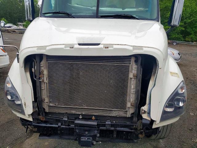 2018 Frht All models VIN 3AKBGADV1JDJU2441 COPART salvage auction — SIDE, SC, sold $1,000 on 2026-07-28 (photo 9)