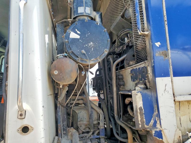 2011 Mack All other VIN 1M2AV02C0BM006563 COPART salvage auction — SIDE, CD, sold $1,300 on 2026-07-09 (photo 6)