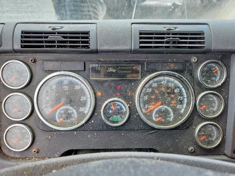 2016 Freightliner All other VIN 3AKGGLDR6GSGY3061 COPART salvage auction — MINOR DENT/SCRATCHES, MI - CERTIFICATE OF TITLE, sold $6,900 on 2026-08-11 (photo 8)