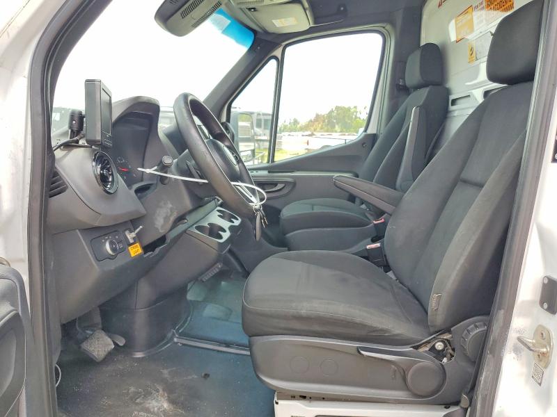 2019 Freightliner Sprinter VIN WDPPF4CD5KN038664 COPART salvage auction — MINOR DENT/SCRATCHES, LA - CERTIFICATE OF TITLE (P), sold $7,700 on 2026-07-14 (photo 7)