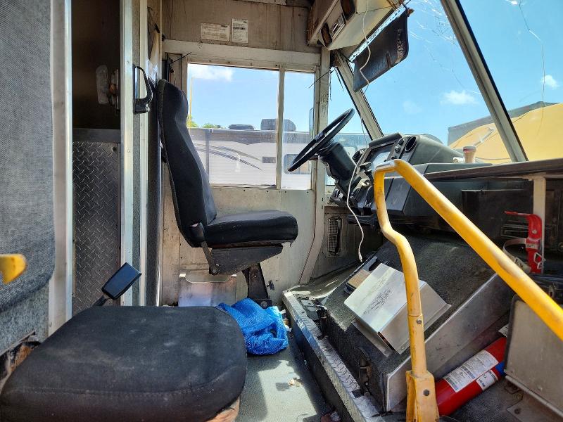 2002 Freightliner All other VIN 4UZAANCP62CK26533 COPART salvage auction — NORMAL WEAR, TX - CERTIFICATE OF TITLE (P), sold $6,600 on 2026-07-08 (photo 7)