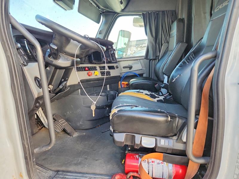 2022 Freightliner All other VIN 3AKJHHDR2NSMY8519 COPART salvage auction — SIDE, IN - DIS/DLR/EXP ONLY CLEAN TITLE, sold $6,100 on 2026-07-28 (photo 5)