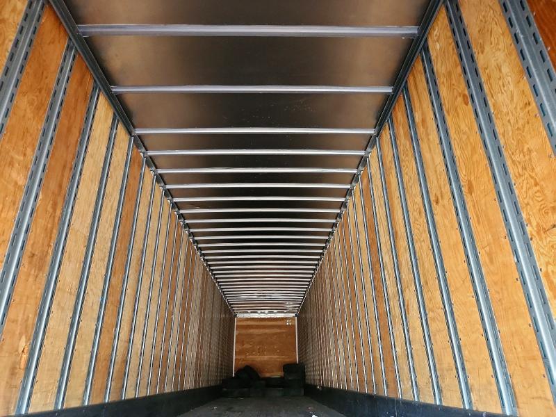2016 Utility trailer Trailer VIN 1UYVS2539GC553828 COPART salvage auction — NORMAL WEAR, IN - CERT OF TITLE - REBUILT VEHICL, sold $350 on 2026-07-28 (photo 8)