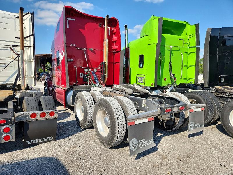 2020 Peterbilt All other VIN 1XPBDP9XXLD702991 COPART salvage auction — MINOR DENT/SCRATCHES, TN - CERTIFICATE OF TITLE (P), sold $13,800 on 2026-07-07 (photo 3)