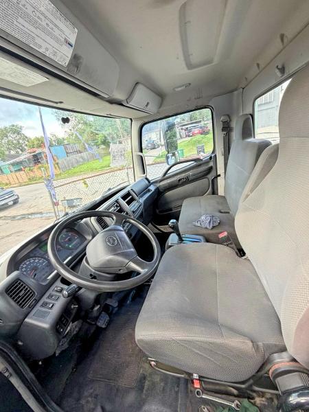 2009 Hino All other VIN 5PVNC6JM294S50444 COPART salvage auction — MINOR DENT/SCRATCHES, WI - CERTIFICATE OF TITLE (P), sold $3,050 on 2026-07-14 (photo 9)