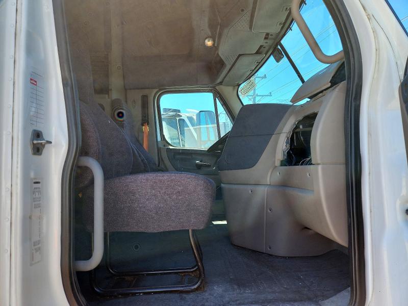 2016 Freightliner All other VIN 3AKJGLD56GSGW4853 COPART salvage auction — REAR END, CT, sold $1,350 on 2026-07-30 (photo 5)
