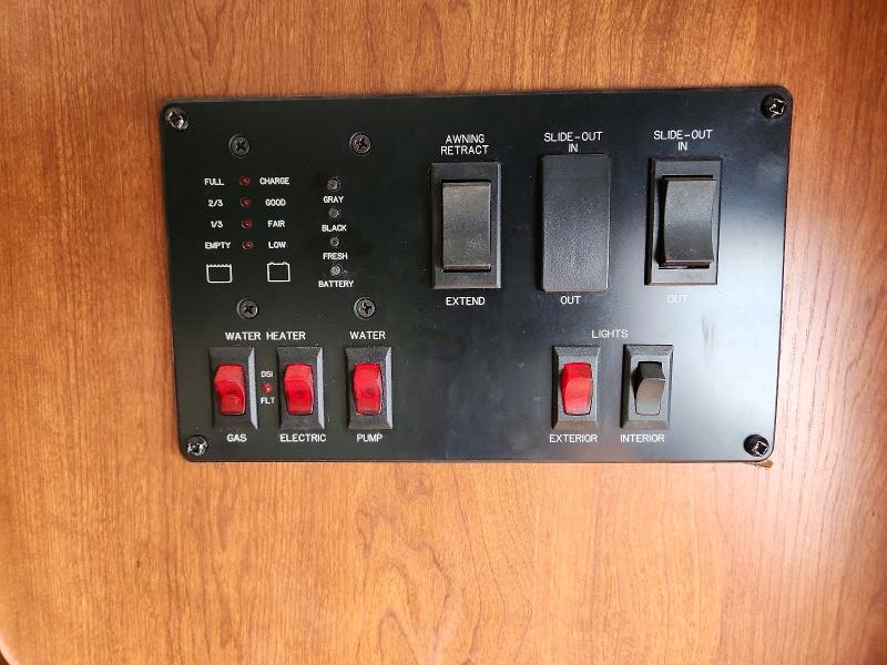 2013 Dutchmen All models VIN 47CTCLP26DM449452 COPART salvage auction — HAIL, CT, sold $3,900 on 2026-07-21 (photo 9)
