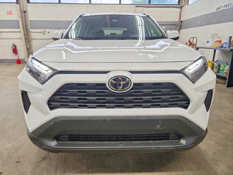 2024 Toyota Rav4 VIN 2T3P1RFV5RC426912 COPART salvage auction — HAIL, Fl - Certificate Of Title (P), sold $19,700 on 2026-07-30 (photo 5)