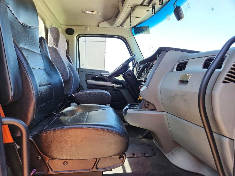 2021 Kenworth All other VIN 1XKYA48X2MJ440766 COPART salvage auction — MINOR DENT/SCRATCHES, IN - CERTIFICATE OF TITLE, sold $7,700 on 2026-07-30 (photo 5)