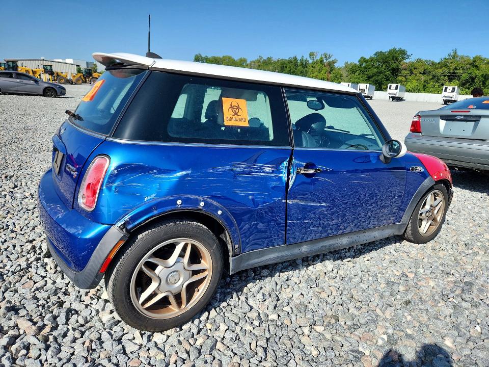2005 Mini Cooper VIN WMWRE33445TD94259 COPART salvage auction — SIDE, Fl - Cert Of Title Slvg Rebuildable, sold $425 on 2026-08-03 (photo 3)