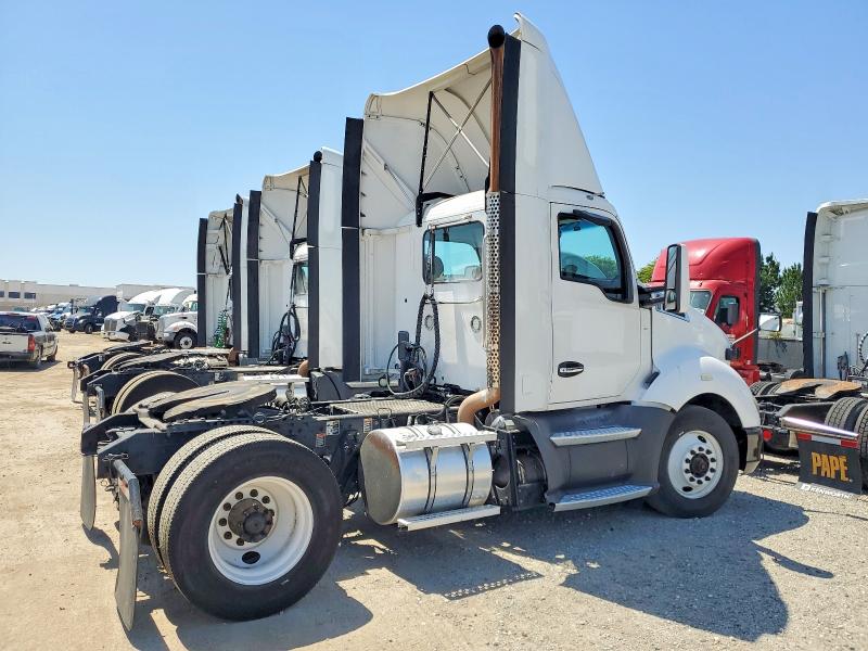 2017 Kenworth All other VIN 1XKYA48X4HJ160370 COPART salvage auction — NORMAL WEAR, IN - DIS/DLR/EXP ONLY CLEAN TITLE, sold $10,900 on 2026-07-07 (photo 4)