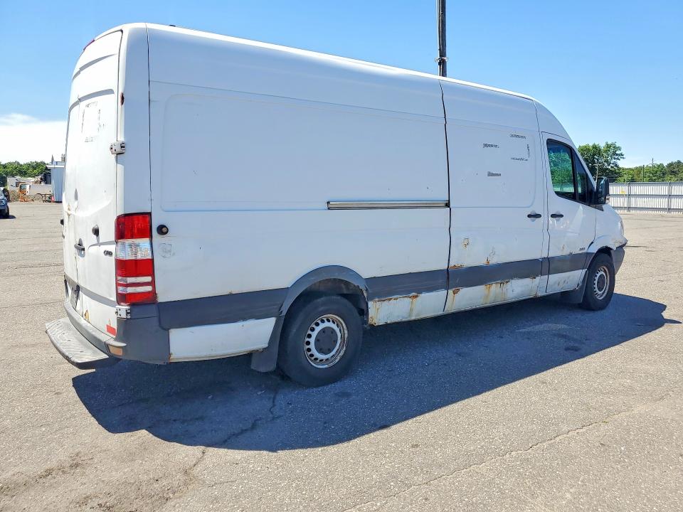 2007 Freightliner Sprinter VIN WDYPE845X75165740 COPART salvage auction — FRONT END, CT, sold $125 on 2026-08-04 (photo 3)