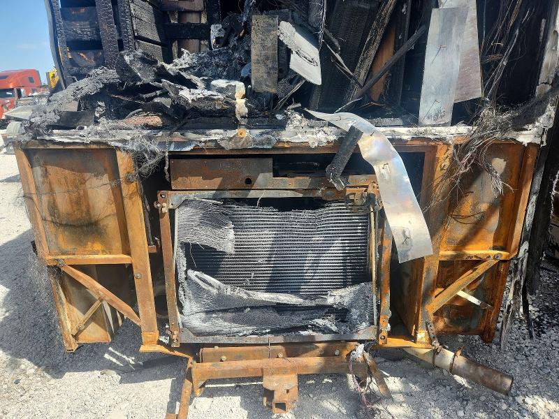 2017 Freightliner All other VIN 4UZACGCY9HCJC0189 COPART salvage auction — Burn Engine, TX - NONREPAIRABLE TITLE, sold $1,300 on 2026-08-21 (photo 7)