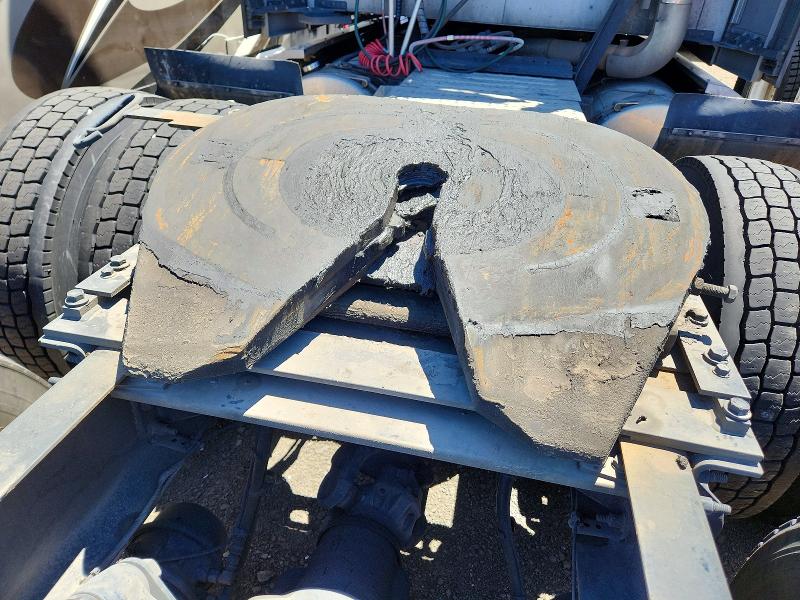 2020 Mack All other VIN 1M1AN4GY0LM011988 COPART salvage auction — NORMAL WEAR, OR - CERTIFICATE OF TITLE, sold $3,750 on 2026-07-21 (photo 9)