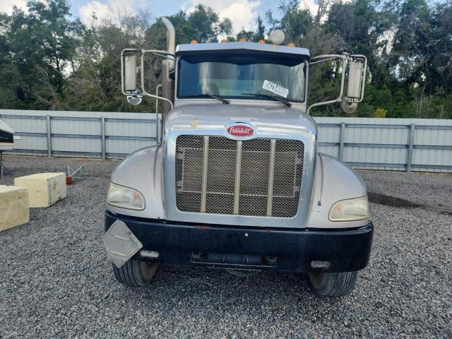 2017 Peterbilt All other VIN 2NP3LJ9X3HM423317 COPART salvage auction — NORMAL WEAR, FL - CERTIFICATE OF TITLE, sold $36,500 on 2026-07-07 (photo 9)