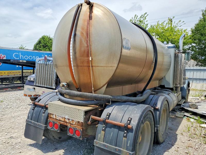 1984 Peterbilt All other VIN 1XP9D29X8EN165441 COPART salvage auction — MINOR DENT/SCRATCHES, KY - CERTIFICATE OF TITLE, sold $11,900 on 2026-07-28 (photo 4)