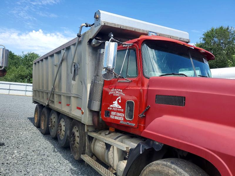 1999 Mack All other VIN 1M2AD09C2XW007508 COPART salvage auction — ROLLOVER, OH - CERT OF TITLE-SALVAGE, sold $8,000 on 2026-07-09 (photo 9)