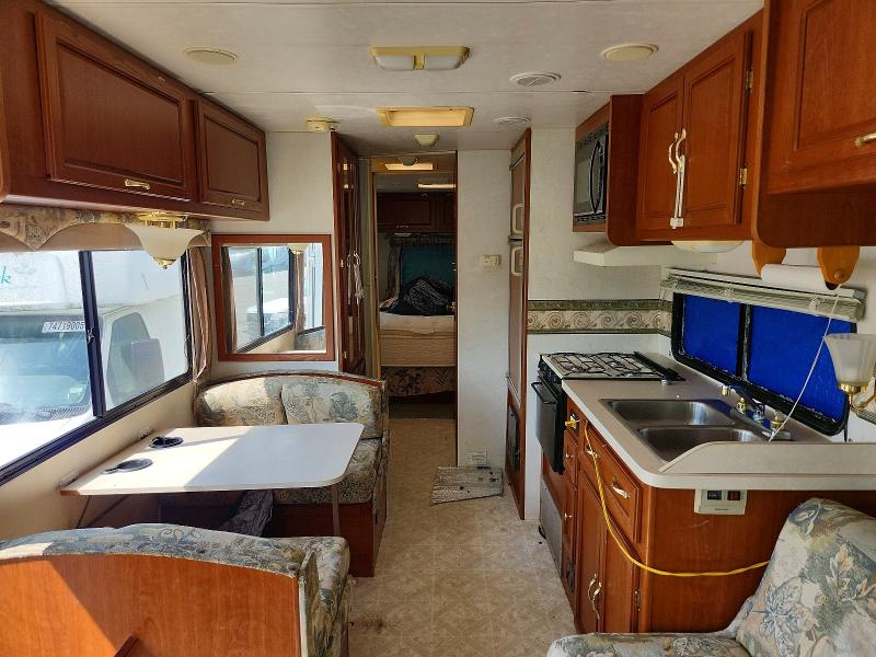 2002 Coachmen rv Recreation VIN 1FCLF53S020A06311 COPART salvage auction — ALL OVER, IL - CERTIFICATE OF TITLE, sold $375 on 2026-07-28 (photo 6)