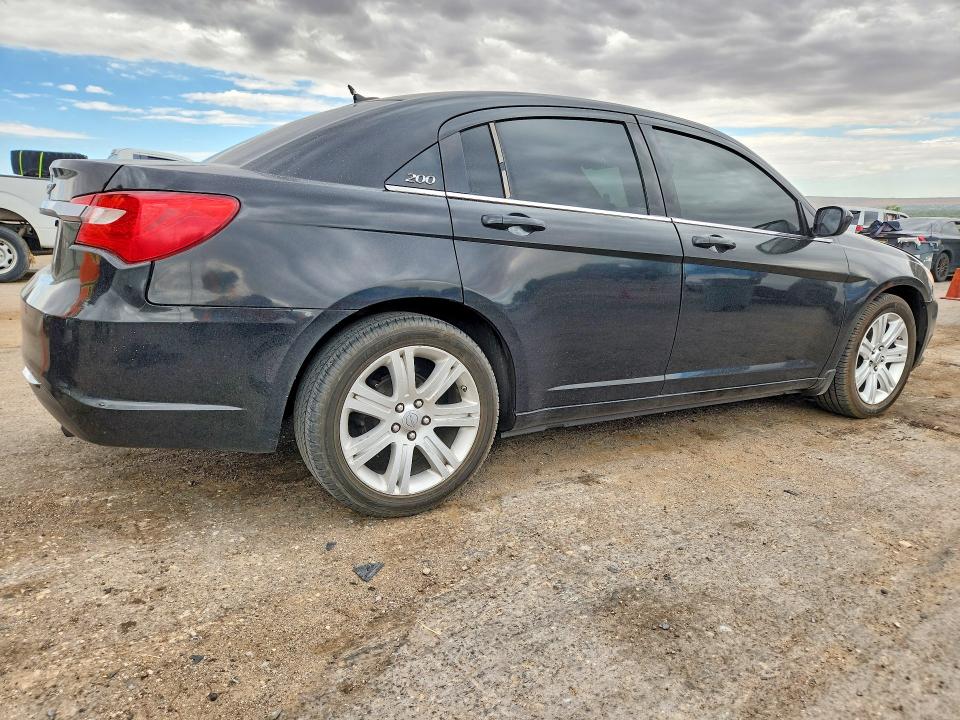 2013 Chrysler 200 VIN 1C3CCBBB4DN592904 COPART salvage auction — MECHANICAL, Nm - Certificate Of Title, sold $225 on 2026-07-20 (photo 3)