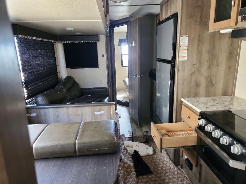 2019 Keystone rv Sprinter s VIN 4YDT33B26K1532478 COPART salvage auction — SIDE, KY - CERT OF TITLE-SALVAGE, sold $3,000 on 2026-07-30 (photo 6)
