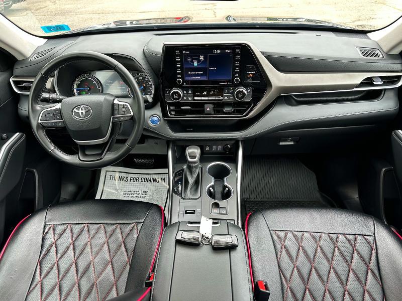 2022 Toyota Highlander VIN 5TDGBRCH2NS556944 COPART salvage auction — MINOR DENT/SCRATCHES, NH - CERTIFICATE OF TITLE (P), sold $20,300 on 2026-07-09 (photo 9)
