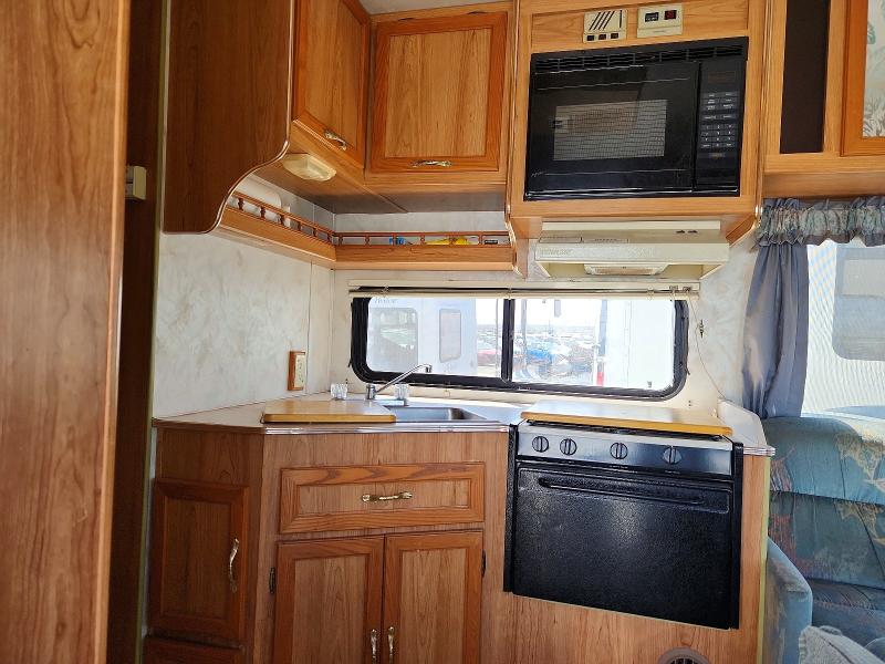 1997 Coach VIN 1FDLE40S8VHB01508 COPART salvage auction — MINOR DENT/SCRATCHES, Ca - Dis/Dlr/Exp Only Clean Title, sold $4,850 on 2026-07-21 (photo 9)