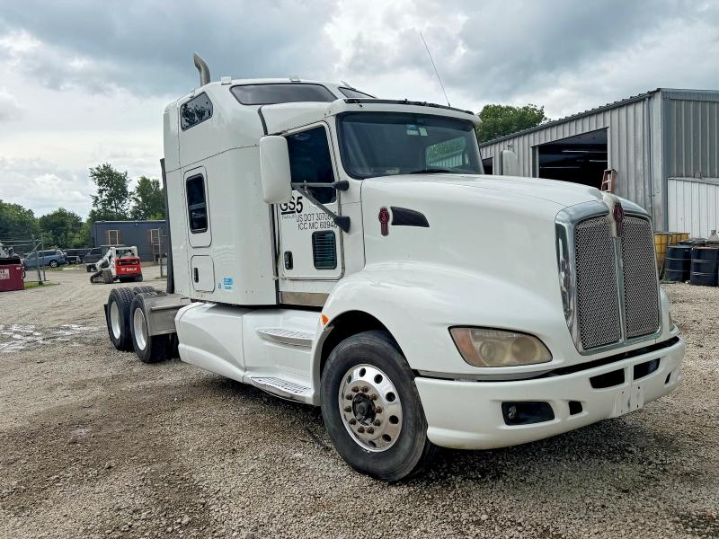 2014 Kenworth All other VIN 1XKADP9X8EJ400816 COPART salvage auction — MECHANICAL, CZ, sold $3,700 on 2026-07-07 (photo 2)