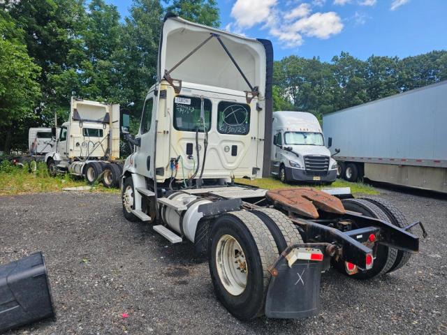 2016 Freightliner All other VIN 1FUBGAD42GLHD9913 COPART salvage auction — MINOR DENT/SCRATCHES, CT, sold $1,650 on 2026-07-10 (photo 5)