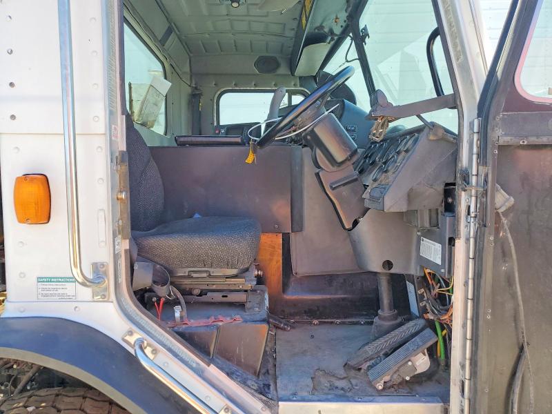 2011 Peterbilt All other VIN 3BPZL00X5BF120196 COPART salvage auction — MECHANICAL, CD, sold $125 on 2026-07-09 (photo 5)