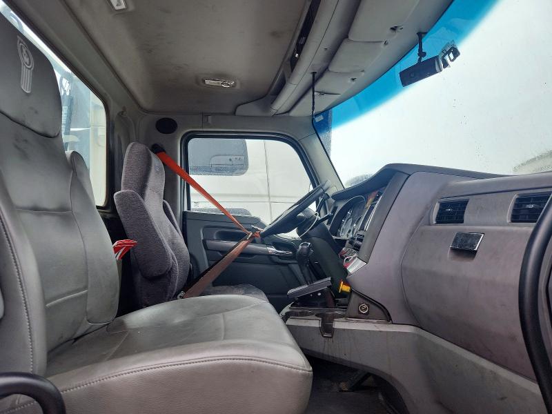 2016 Kenworth All other VIN 1XKYA48X8GJ496523 COPART salvage auction — NORMAL WEAR, CT, sold $7,100 on 2026-07-21 (photo 5)