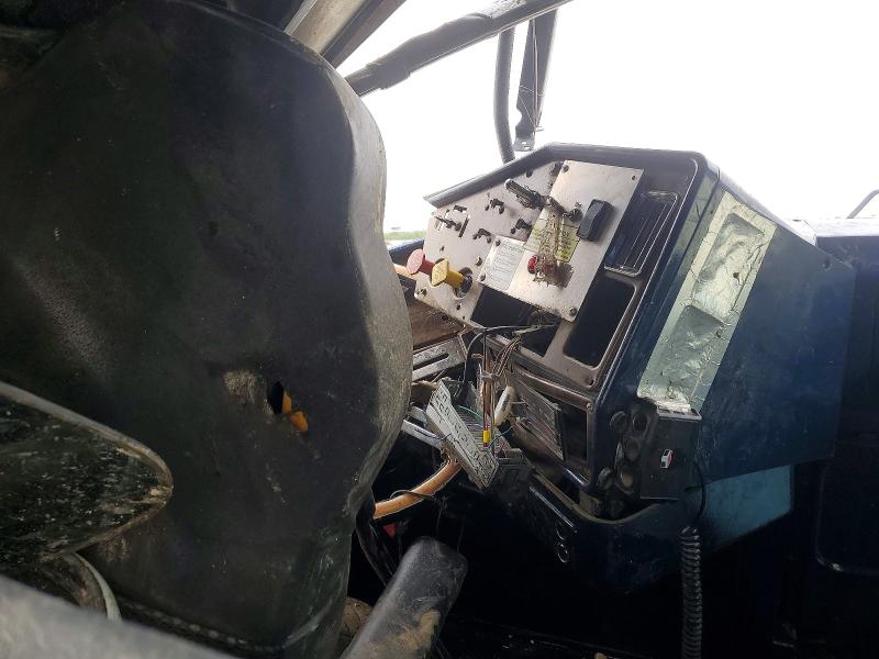 1995 Freightliner All other VIN 1FUYDZYB9SH597888 COPART salvage auction — ROLLOVER, TX - SALVAGE VEHICLE TITLE (P), sold $4,550 on 2026-07-09 (photo 5)