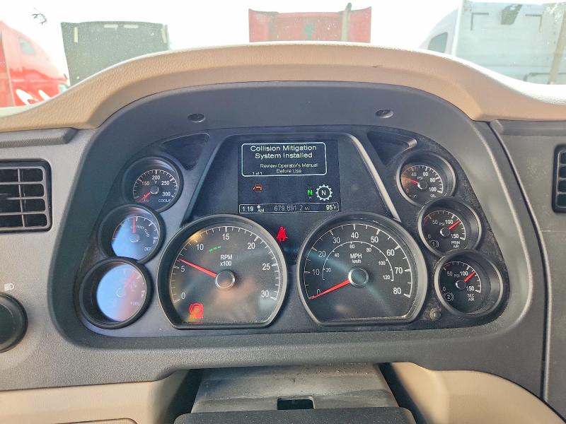 2020 Peterbilt All other VIN 1XPBDP9X2LD702998 COPART salvage auction — MINOR DENT/SCRATCHES, TN - CERTIFICATE OF TITLE (P), sold $10,000 on 2026-07-07 (photo 8)
