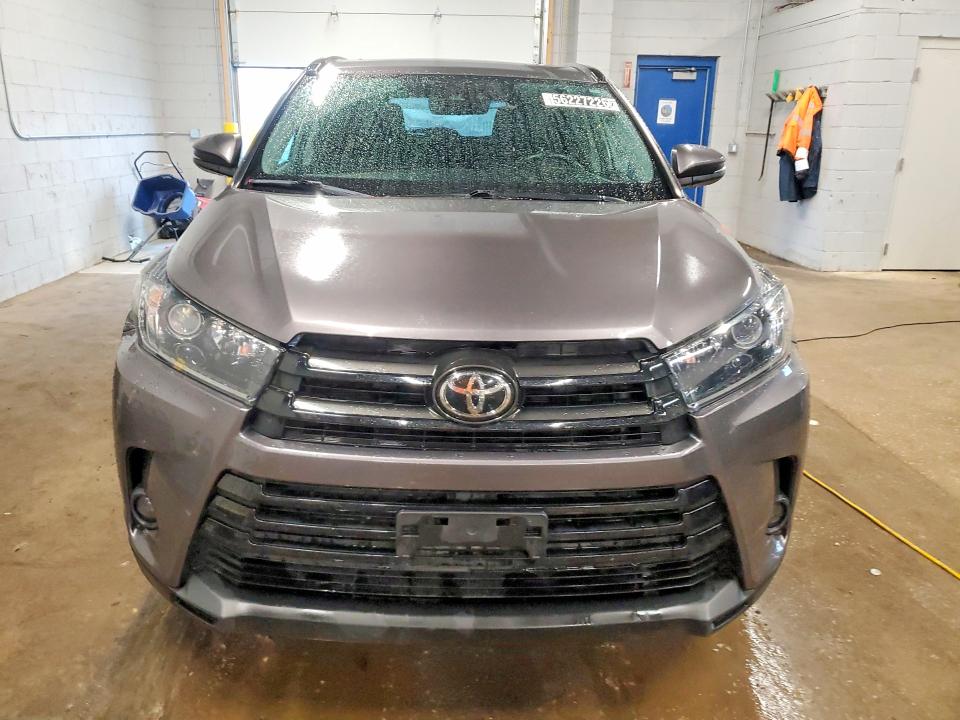 2019 Toyota Highlander VIN 5TDJZRFH8KS617223 COPART salvage auction — MINOR DENT/SCRATCHES, IA - CERTIFICATE OF TITLE, sold $13,600 on 2026-07-23 (photo 5)