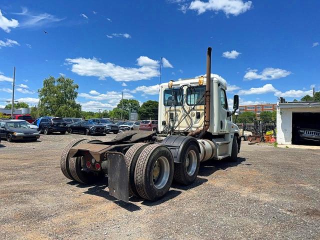 2012 Freightliner All other VIN 1FUJGEDVXCSBM0774 COPART salvage auction — NORMAL WEAR, CT, sold $625 on 2026-07-24 (photo 4)