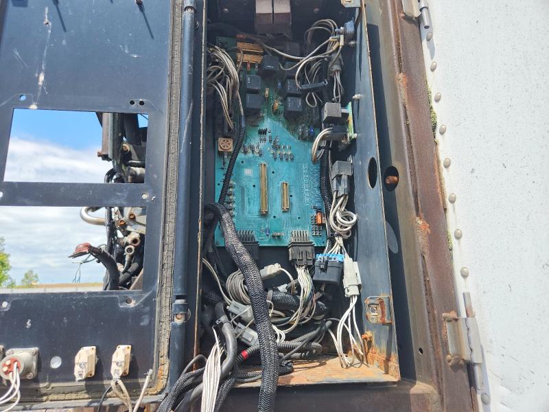 2007 Utility trailer manufacture Trailer VIN 1UYVS24867M917511 COPART salvage auction — REAR END, CT, sold $25 on 2026-07-28 (photo 8)