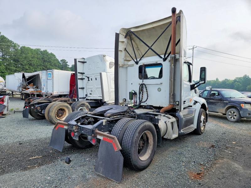 2018 Peterbilt All other VIN 1XPBA48X2JD478315 COPART salvage auction — MINOR DENT/SCRATCHES, IN - CERTIFICATE OF TITLE, sold $7,500 on 2026-08-18 (photo 4)