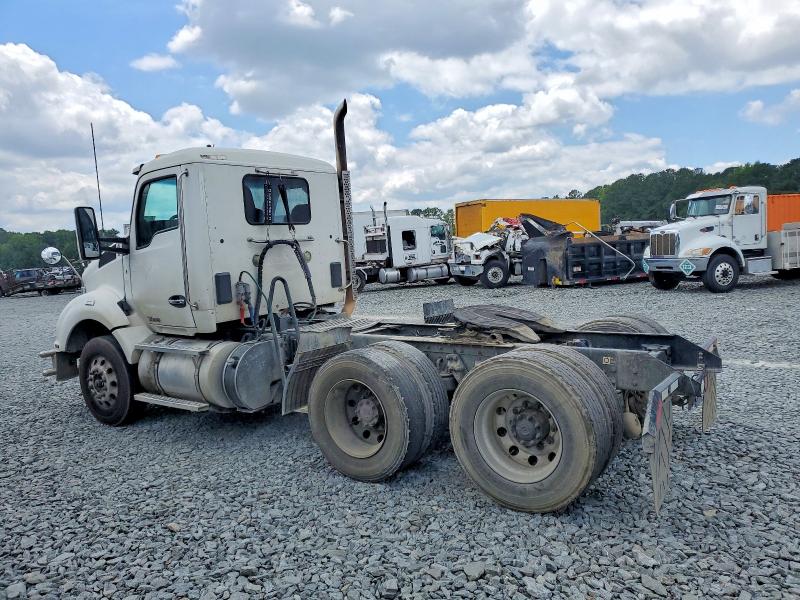2017 Kenworth All other VIN 1XKZDP9X1HJ169880 COPART salvage auction — MINOR DENT/SCRATCHES, NC - CERTIFICATE OF TITLE (P), sold $15,800 on 2026-07-07 (photo 3)