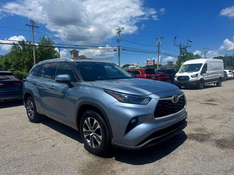 2022 Toyota Highlander VIN 5TDGZRAH0NS123413 COPART salvage auction — NORMAL WEAR, WV - CERTIFICATE OF TITLE (P), sold $22,900 on 2026-07-10 (photo 1)