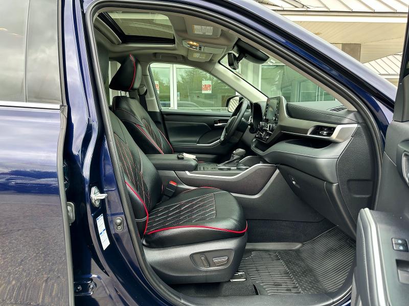 2022 Toyota Highlander VIN 5TDGBRCH2NS556944 COPART salvage auction — MINOR DENT/SCRATCHES, NH - CERTIFICATE OF TITLE (P), sold $20,300 on 2026-07-09 (photo 5)